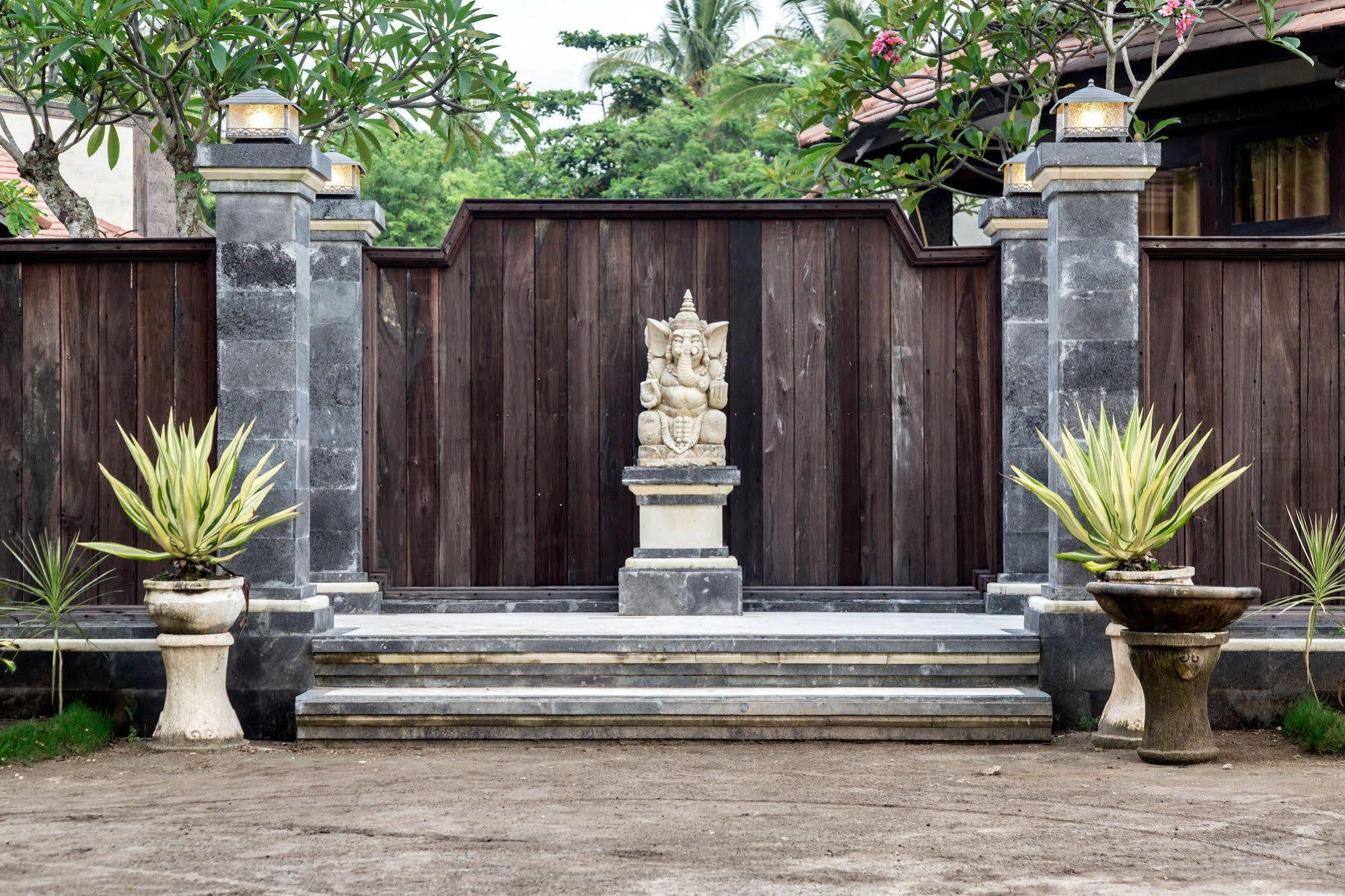 Hotel Pondok Baruna Frangipani à Lembongan Extérieur photo